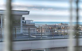 Lovely Apartment With Spectacular Views & Free Parking